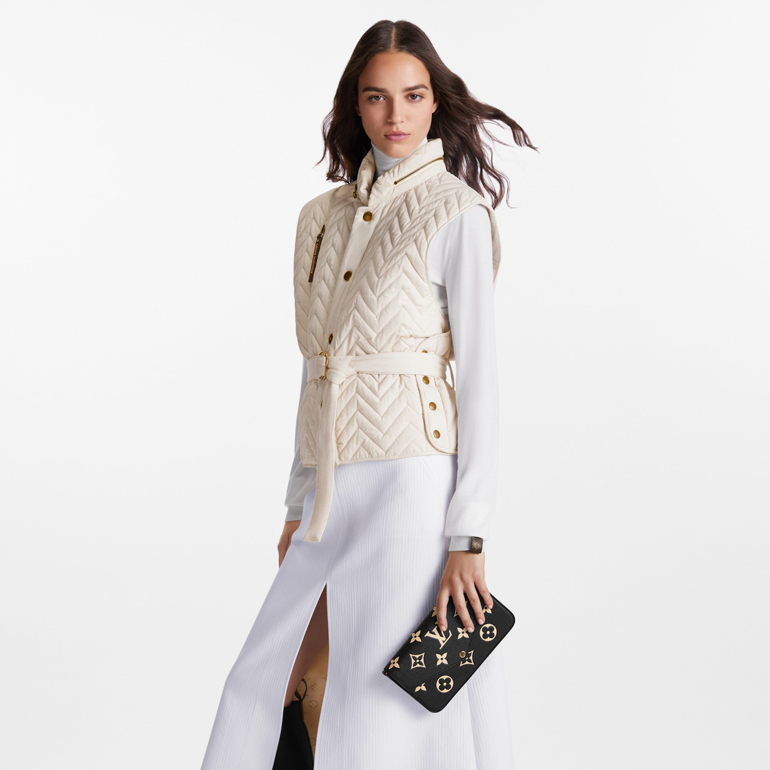 louis-vuitton-f_C3_A9licie-pochette-monogram-empreinte-leather-small-leather-goods-M82479_PM1_Cropped_20worn_20view-scaled-2.jpg