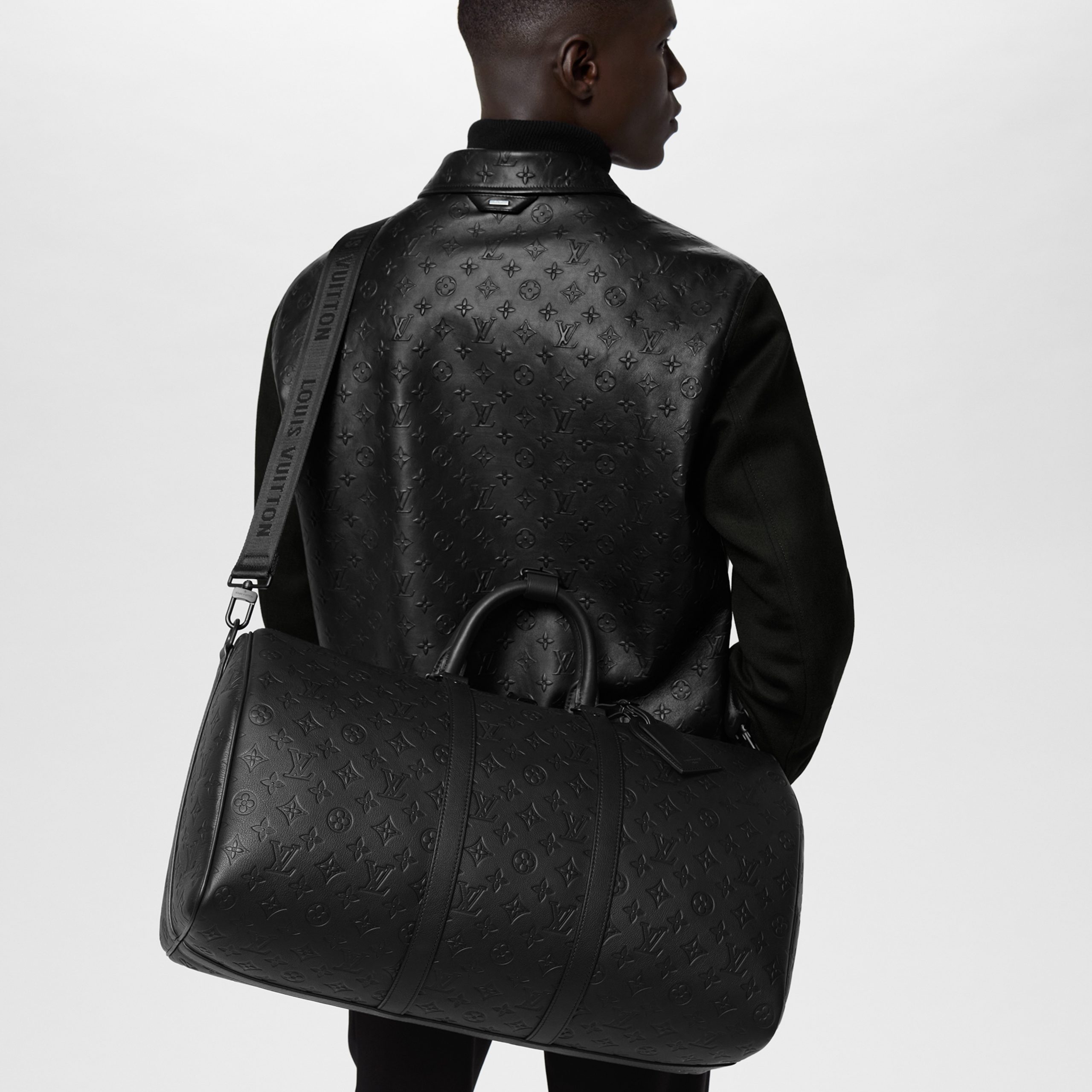 louis-vuitton-keepall-bandouliere-50-M44810_PM1_Worn_20view-scaled-2.jpg