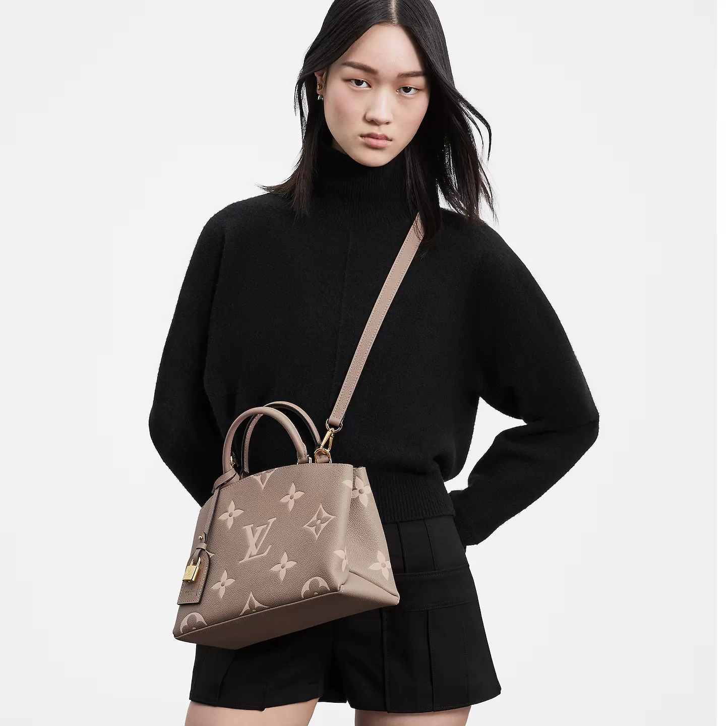 louis-vuitton-petit-palais-M58914_PM1_Worn-view-jpg.webp