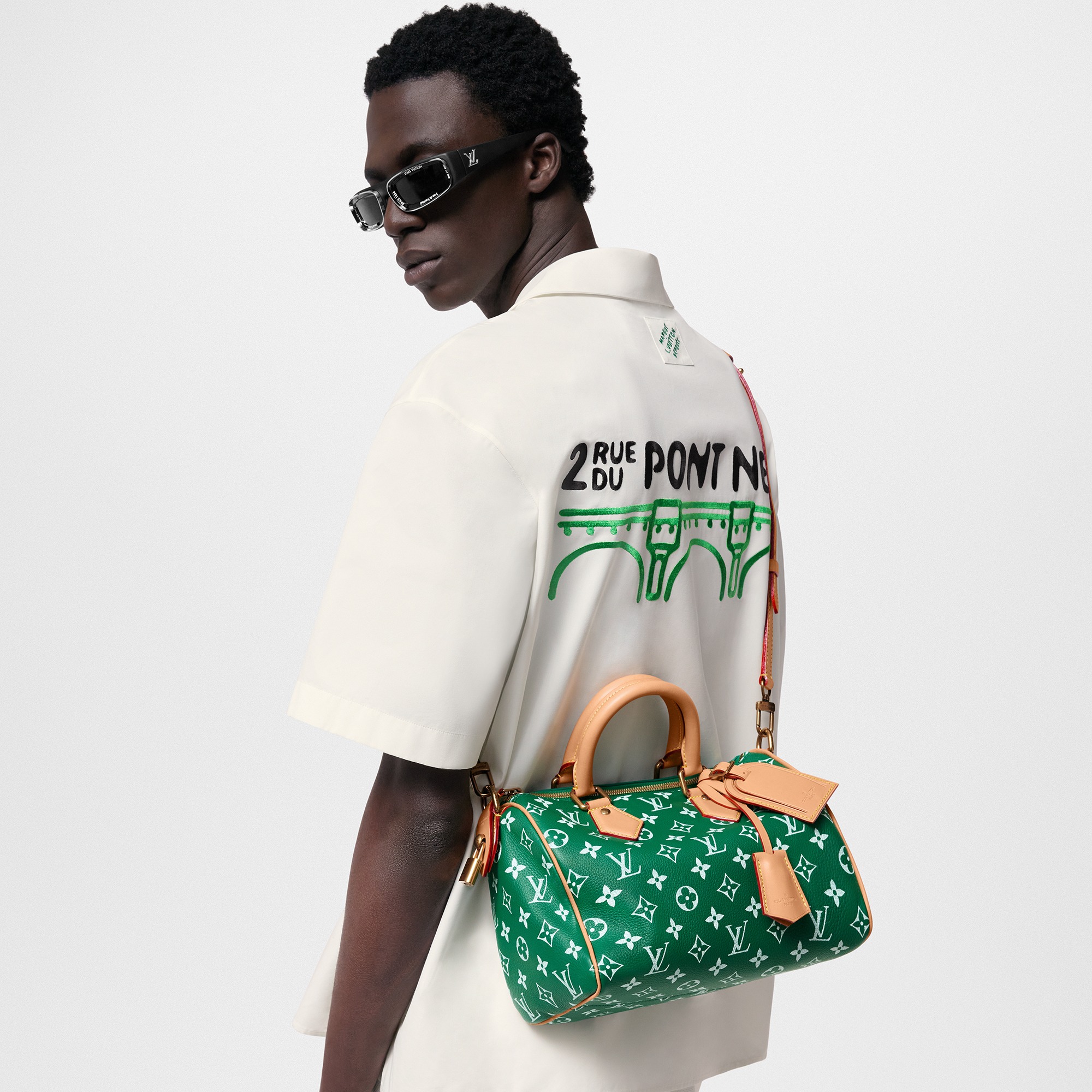 louis-vuitton-speedy-p9-bandouli_C3_A8re-25-autres-cuirs-monogram-for-men-M24423_PM1_Worn_20view-1.jpg