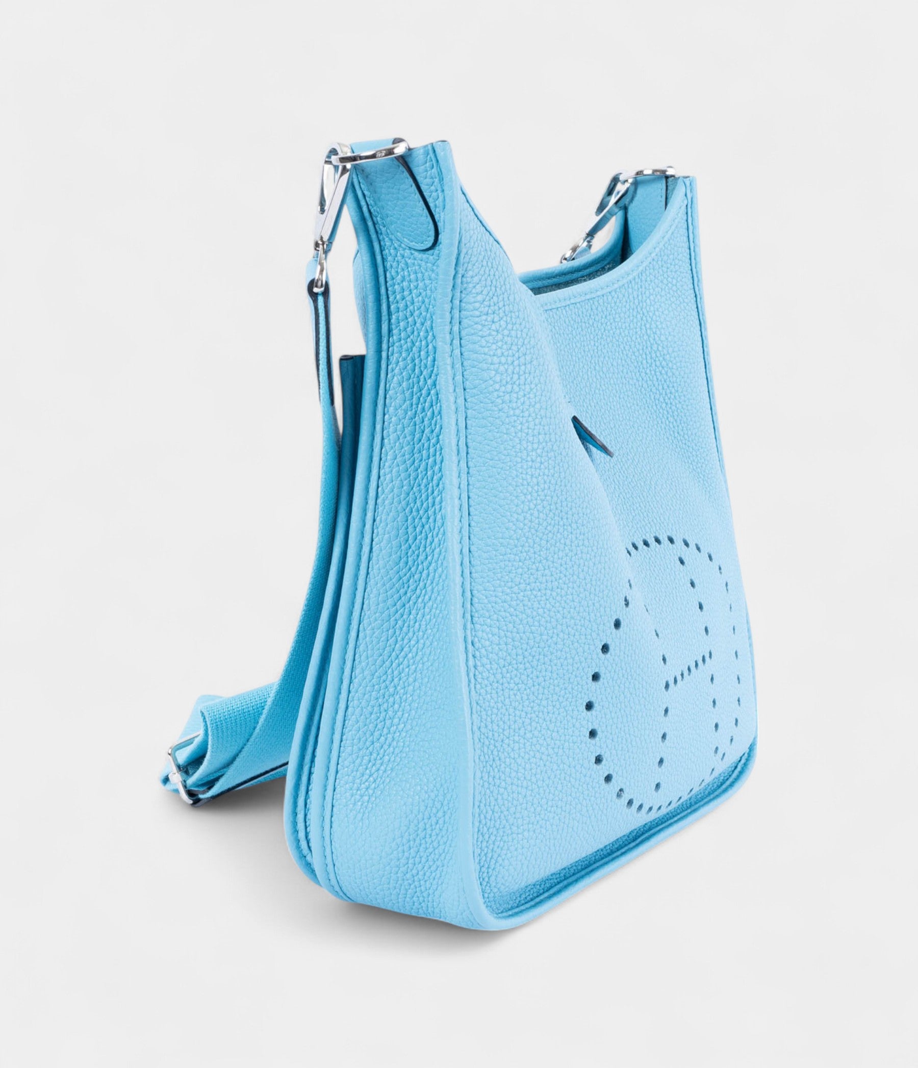 HermesEvelyne29CrossbodyBagBleuduNordClemence_3.jpg Hermès Evelyne 29 Crossbody Bag Bleu du Nord Clemence