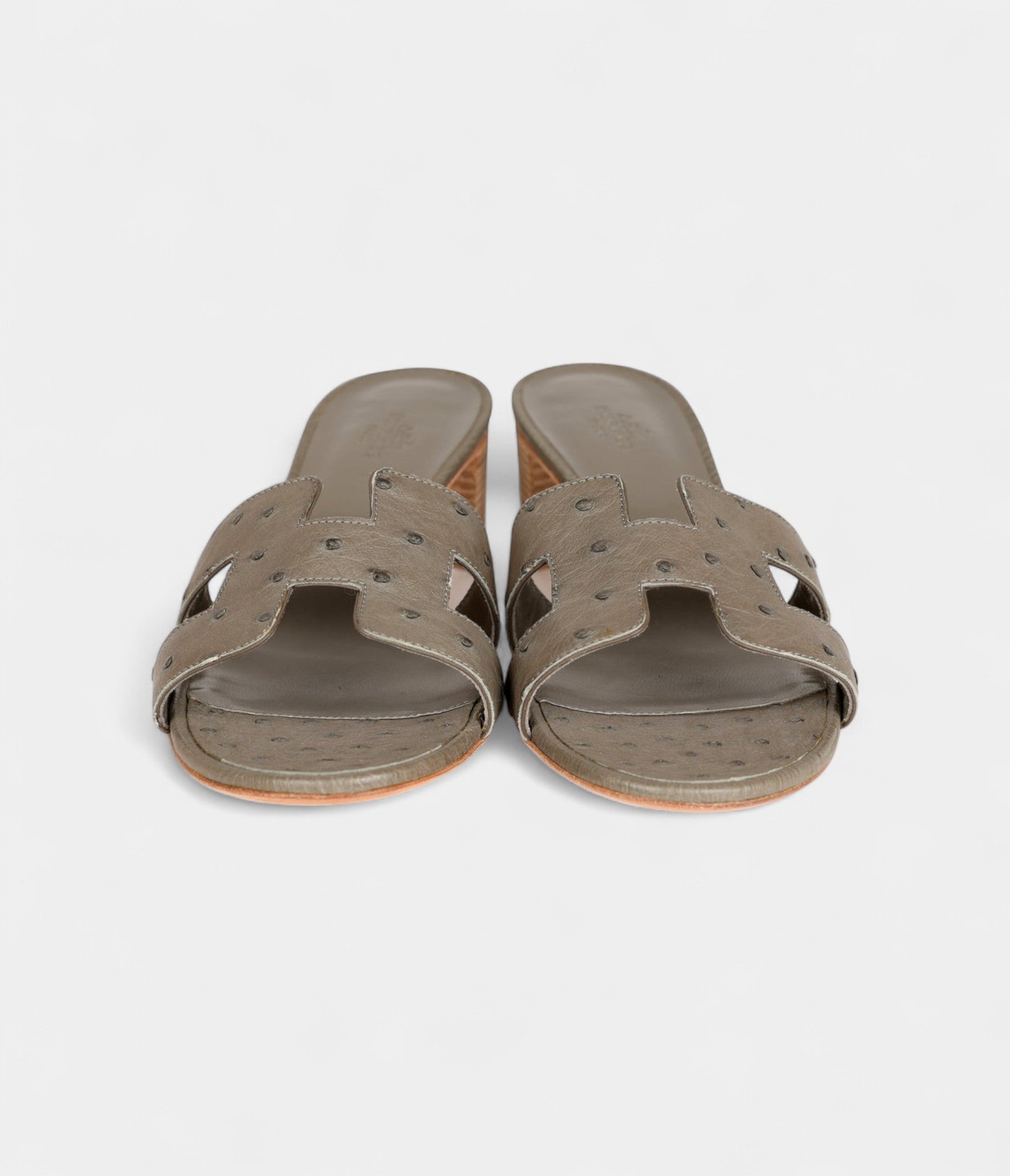 Hermès Oasis Sandals Gris Clair Ostrich