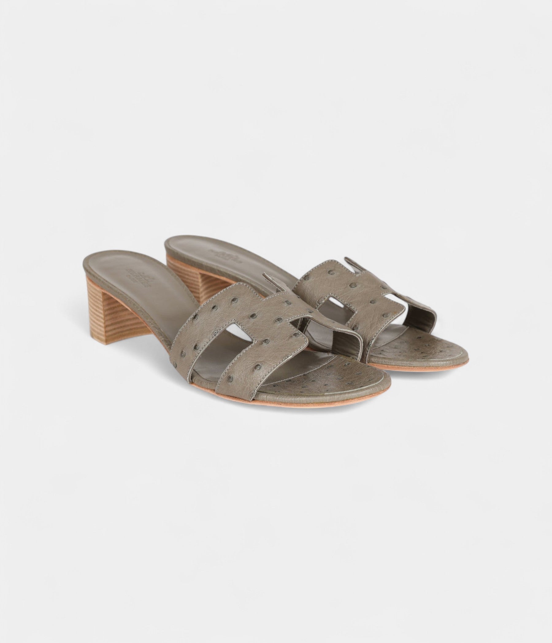 Hermès Oasis Sandals Gris Clair Ostrich