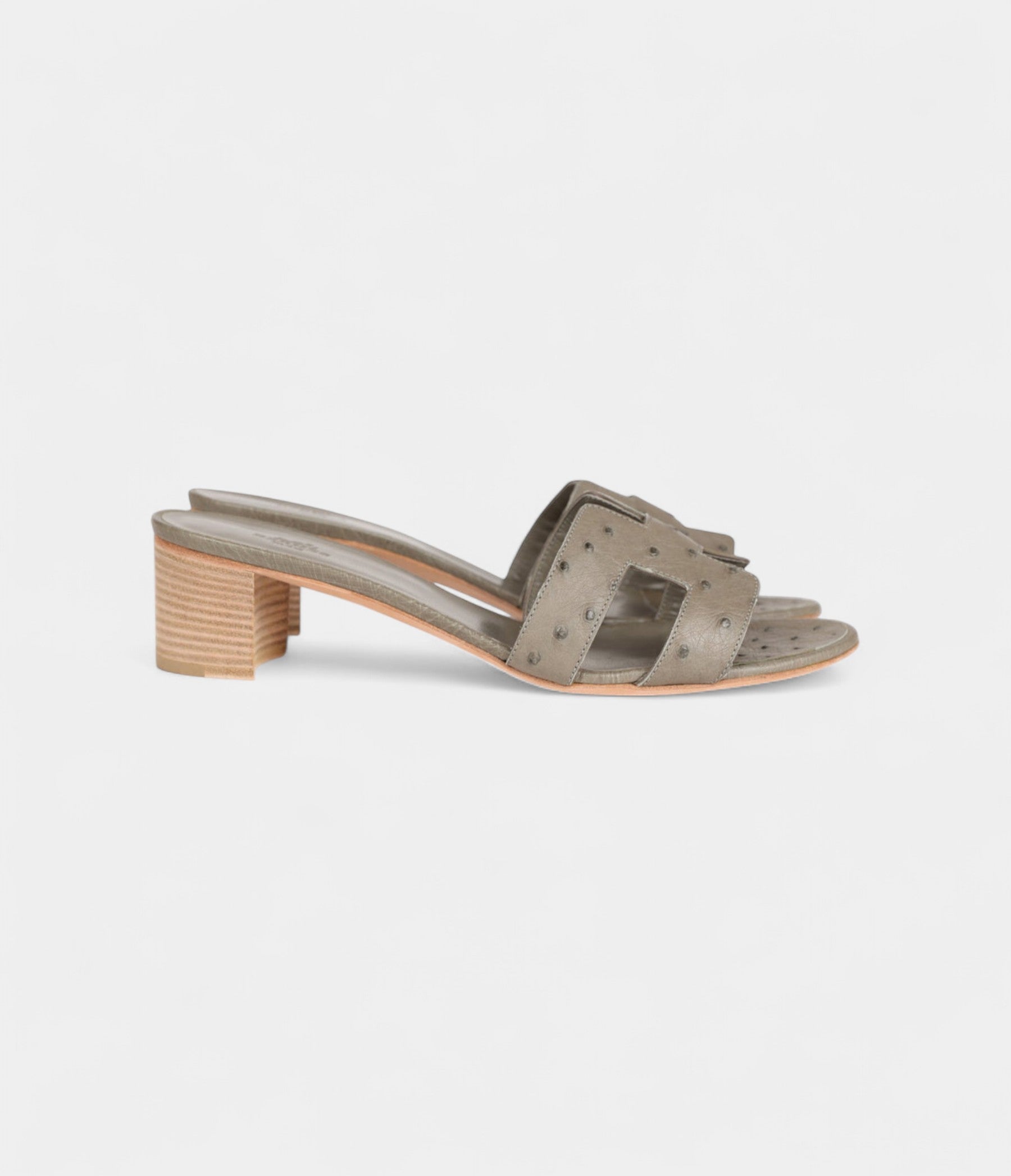 Hermès Oasis Sandals Gris Clair Ostrich