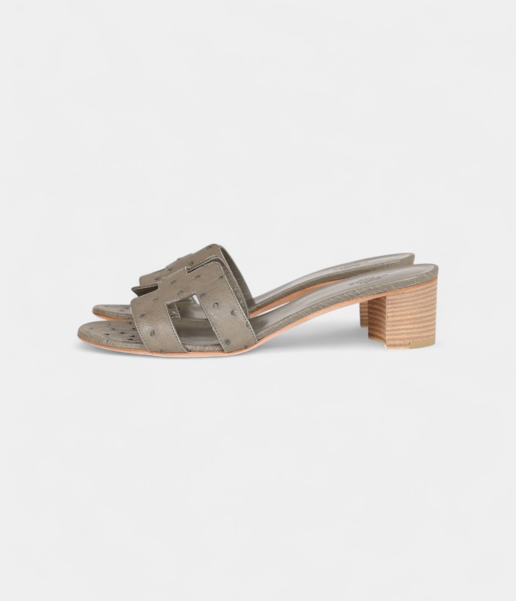 Hermès Oasis Sandals Gris Clair Ostrich