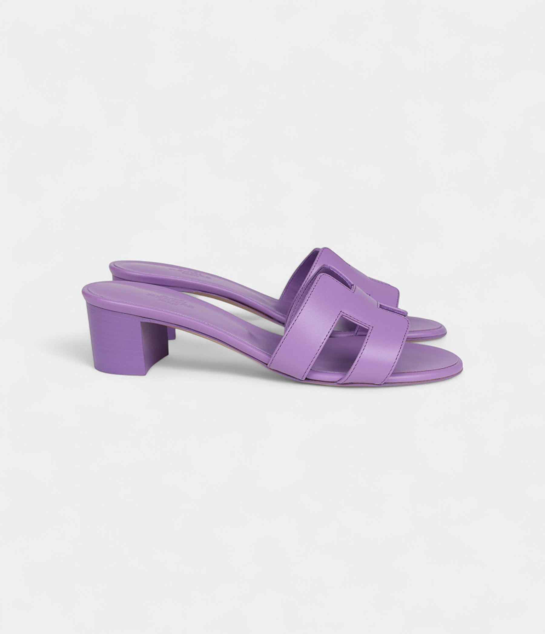 HermesOasisSandalsVioletCalfskin_4.jpg Hermès Oasis Sandals Violet Calfskin