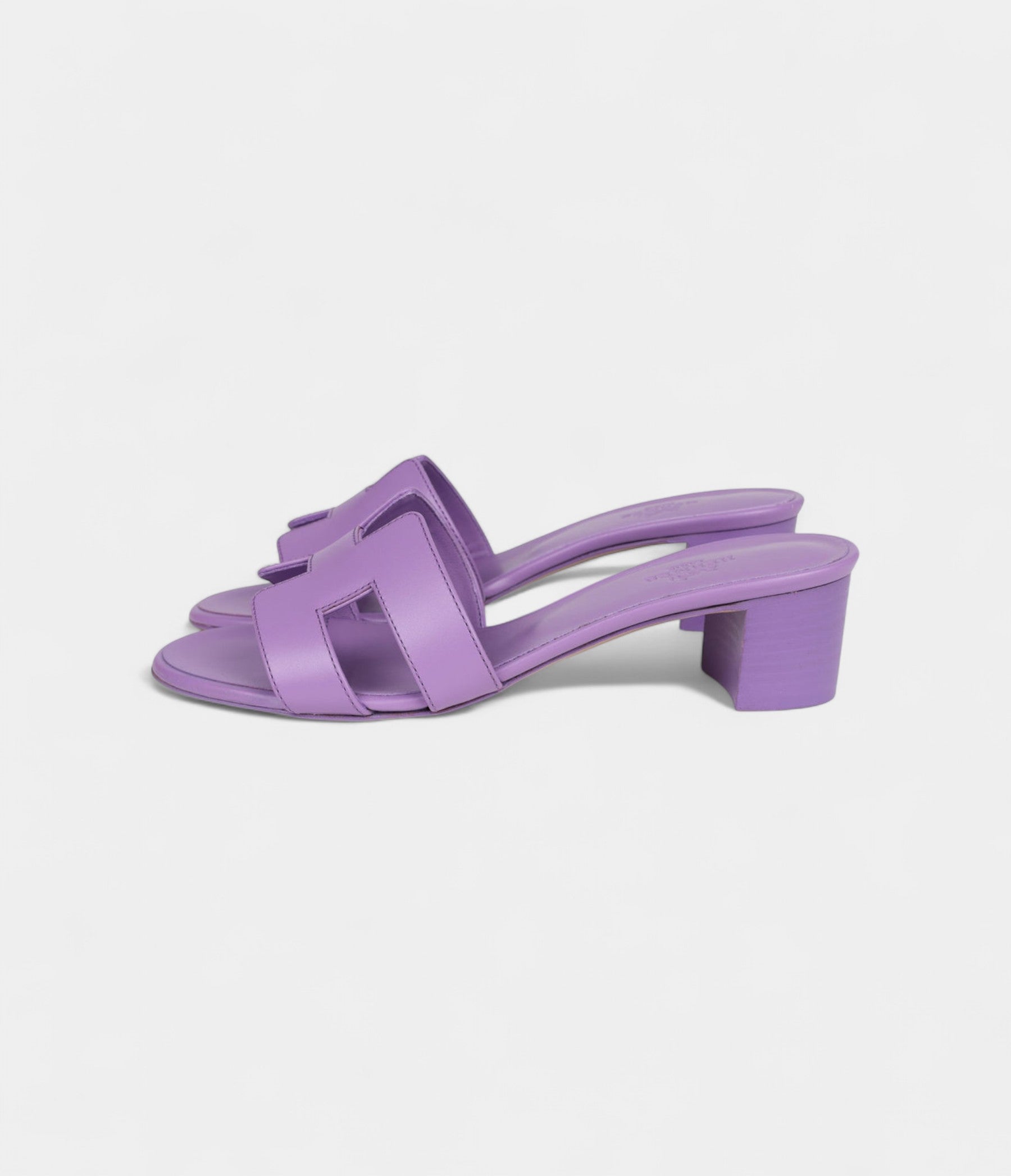 HermesOasisSandalsVioletCalfskin_5.jpg Hermès Oasis Sandals Violet Calfskin
