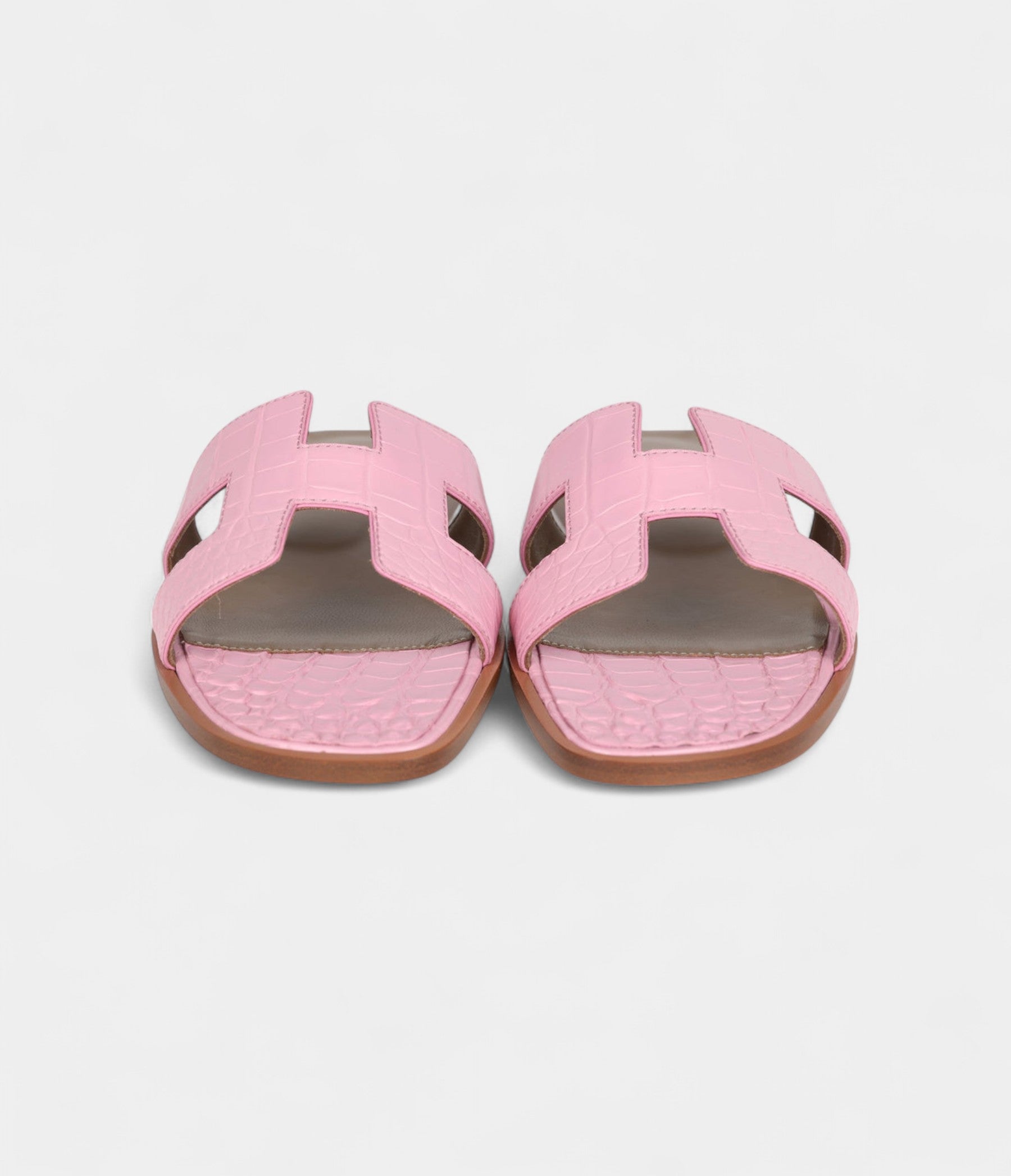 Hermès Oran Sandals Bubblegum Matte Alligator