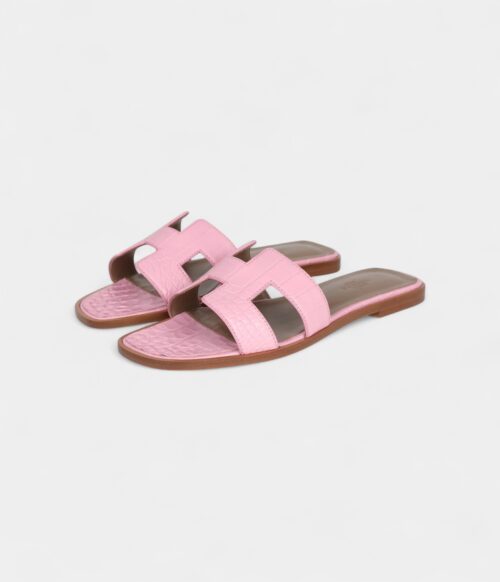 Hermès Oran Sandals Bubblegum Matte Alligator