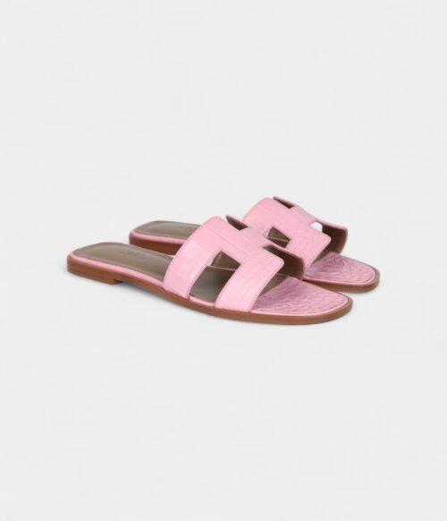 Hermès Oran Sandals Bubblegum Matte Alligator