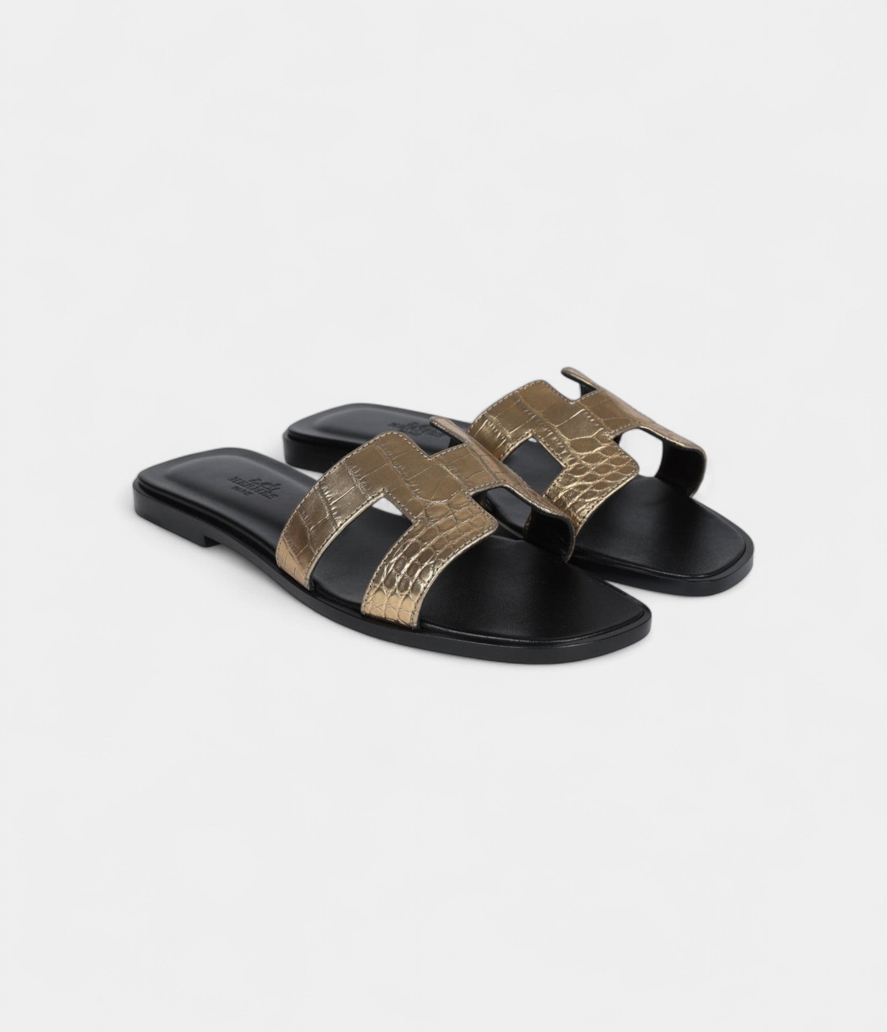 Hermès Oran Sandals Dark Gold Matte Alligator