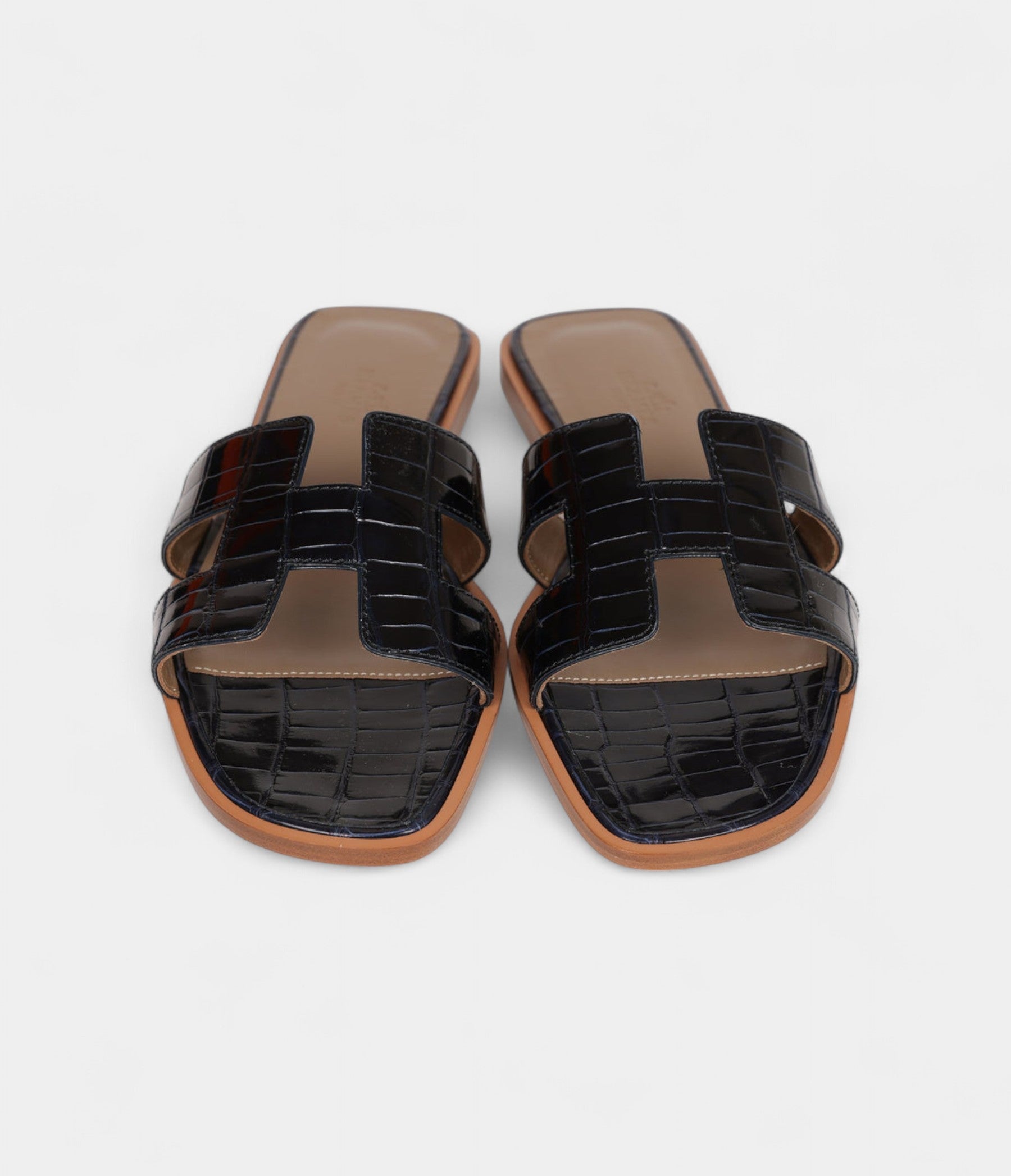 Hermès Oran Sandals Marine Shiny Alligator