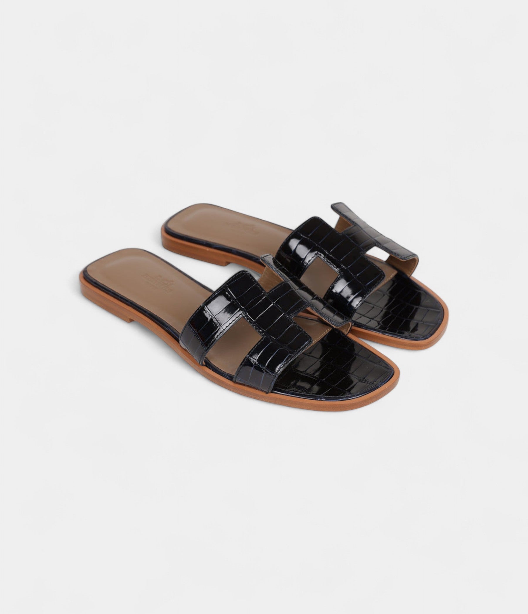 Hermès Oran Sandals Marine Shiny Alligator