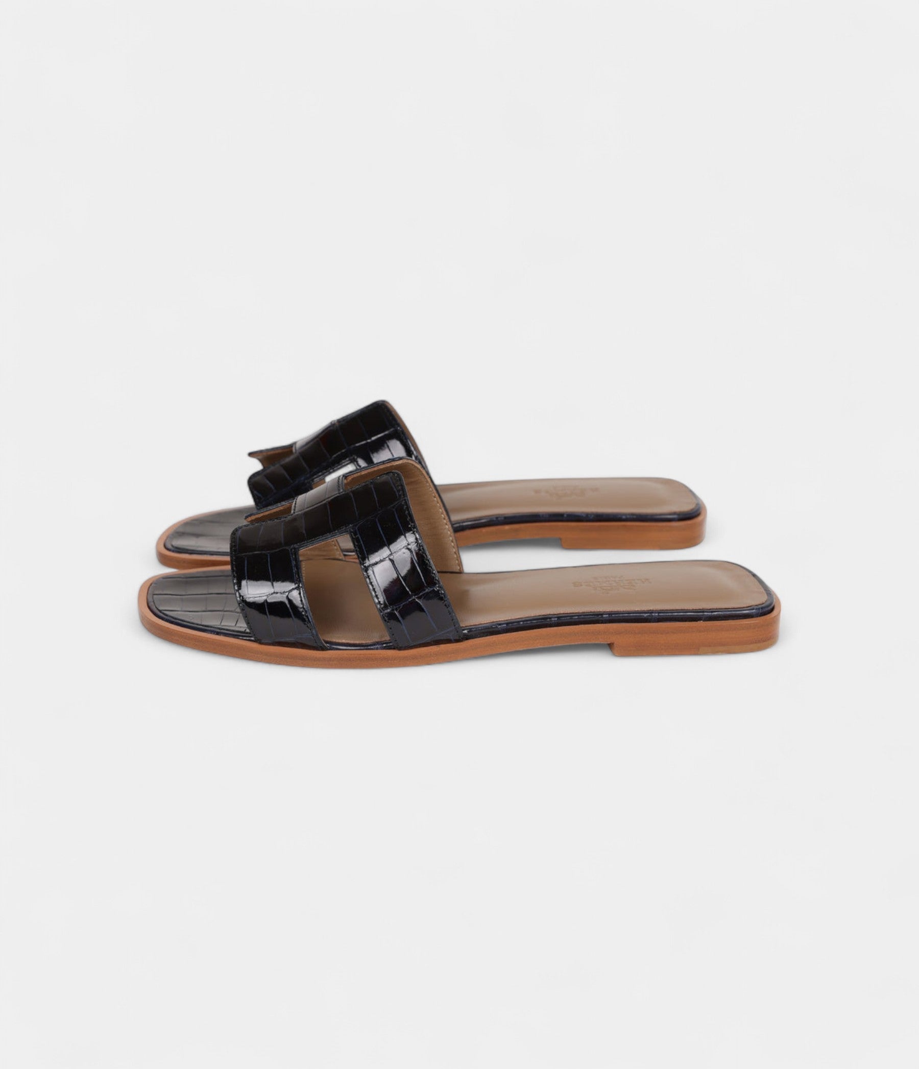 Hermès Oran Sandals Marine Shiny Alligator