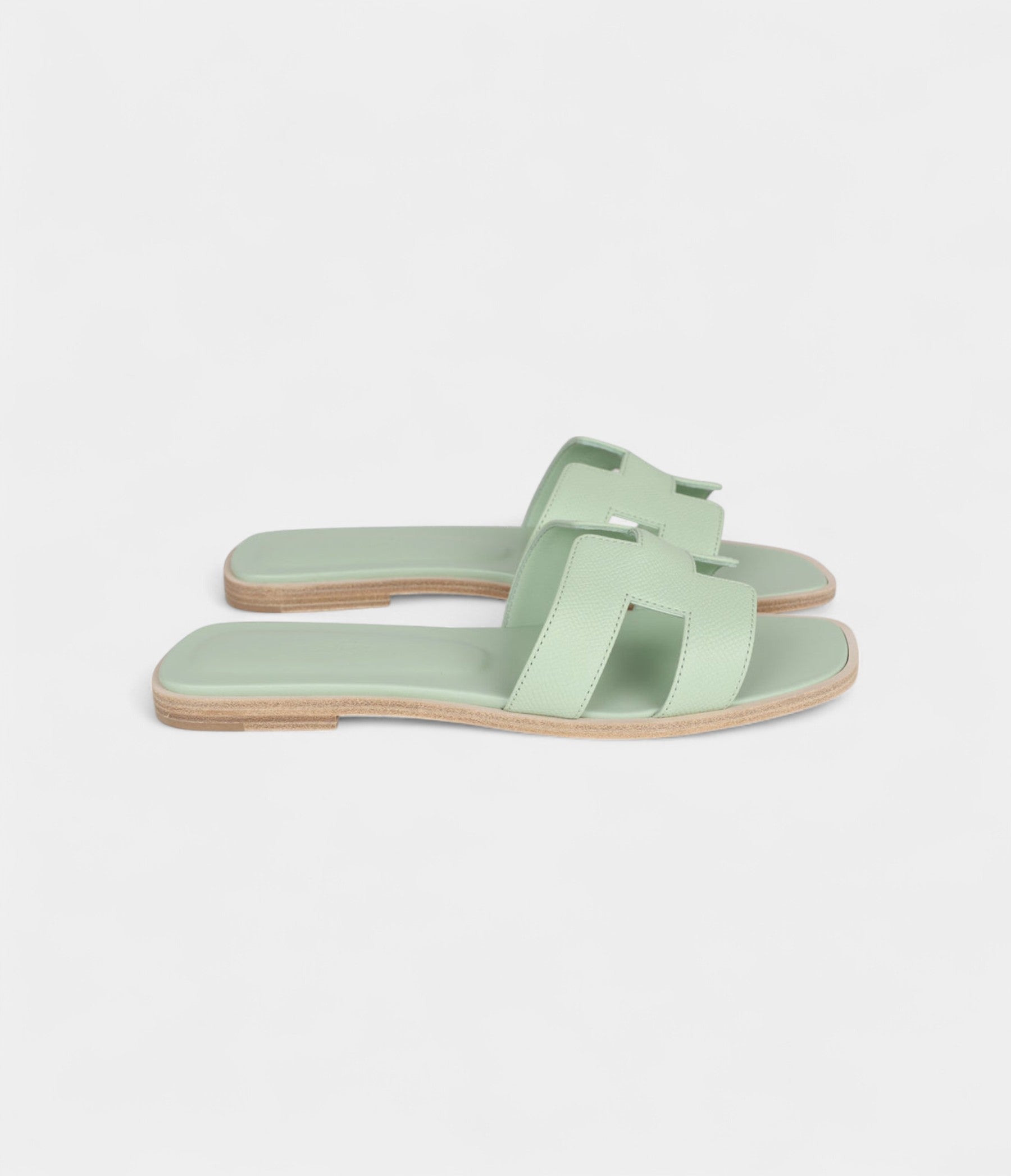 HermesOranSandalsVertJadeEpsom_3.jpg Hermès Oran Sandals Vert Jade Epsom