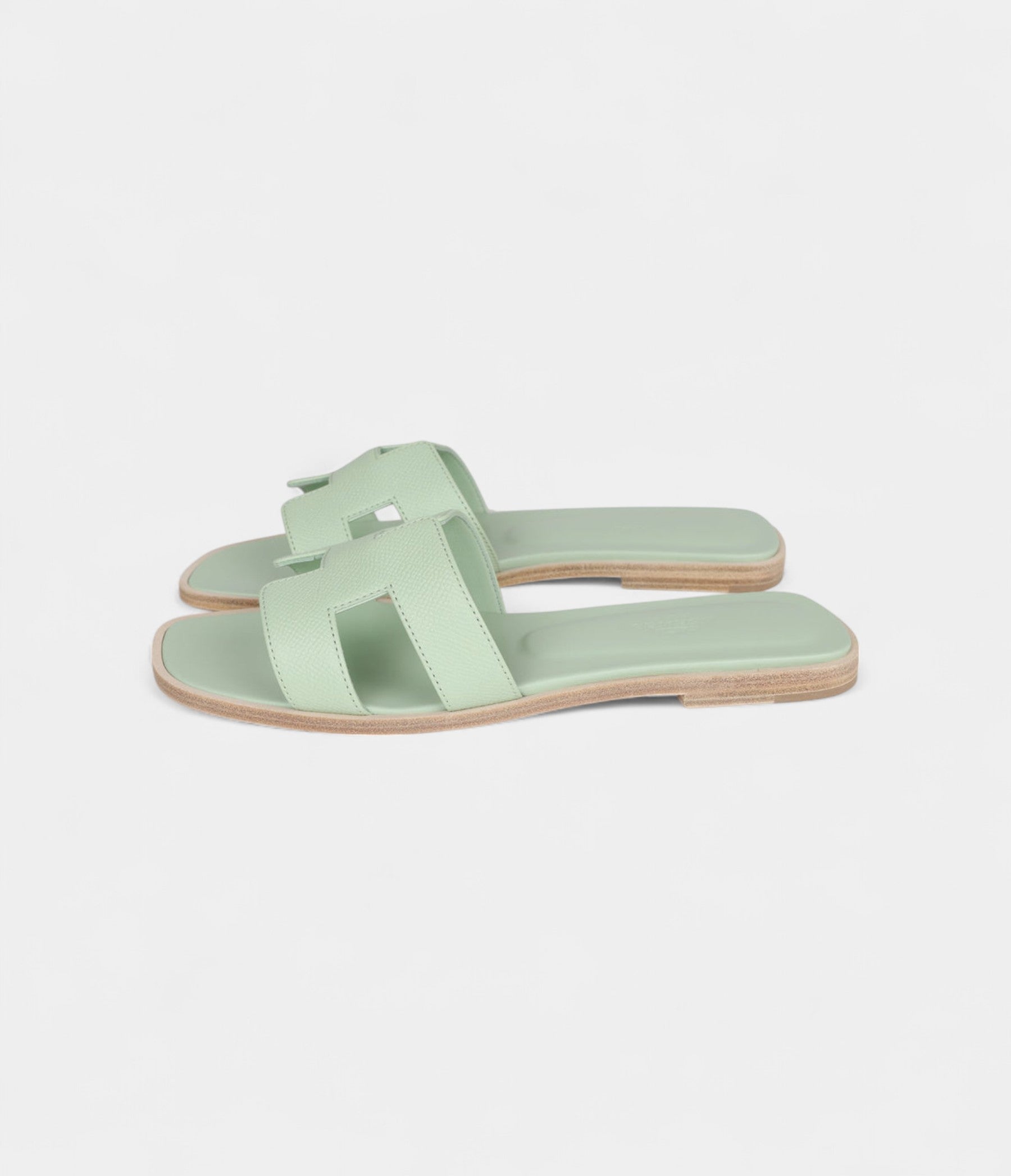 HermesOranSandalsVertJadeEpsom_4.jpg Hermès Oran Sandals Vert Jade Epsom