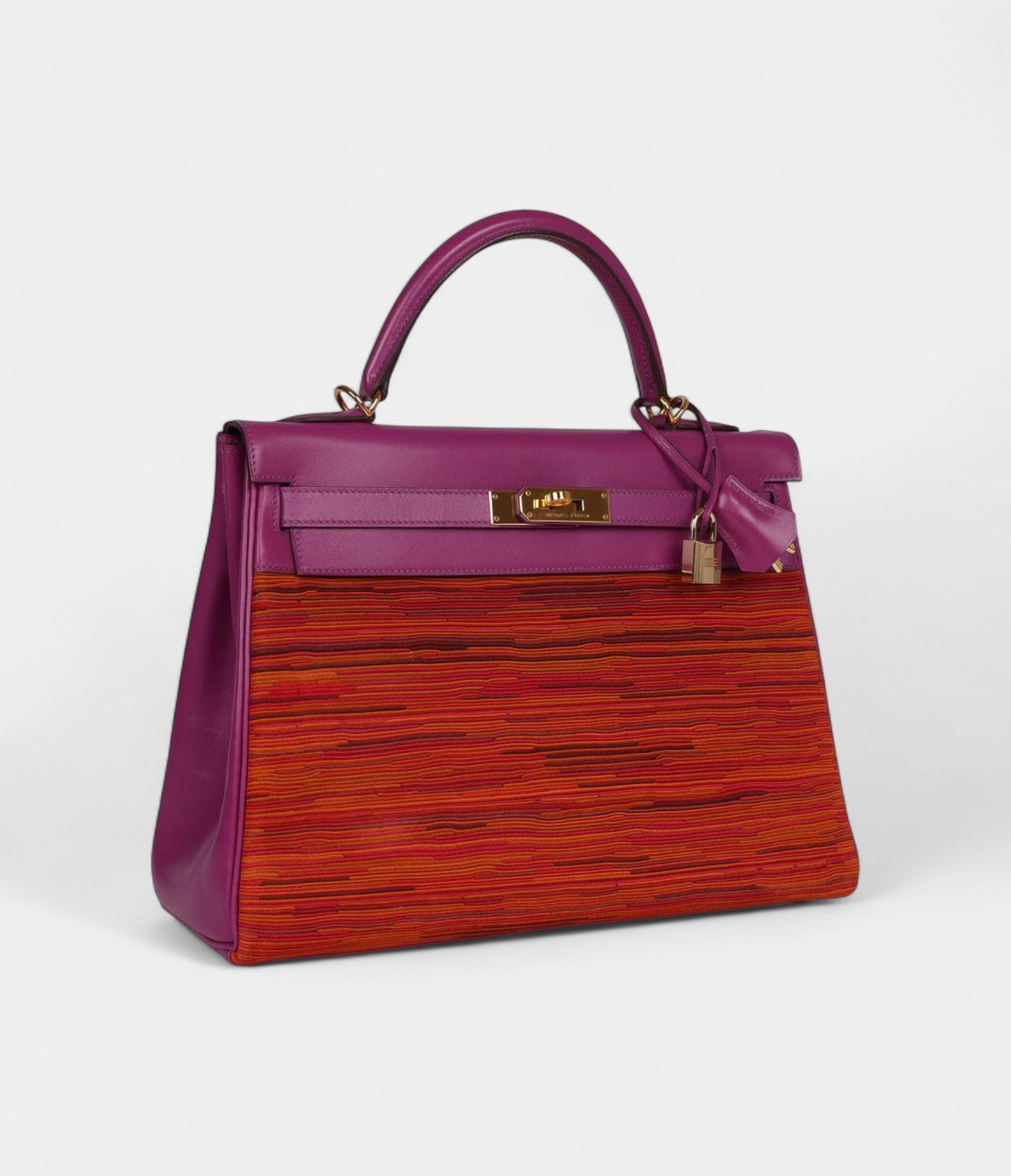 VintageHermesKelly32VibratoCyclamenBoxGoldHardware_3.jpg Vintage Hermès Kelly 32 Vibrato Cyclamen Box Gold Hardware