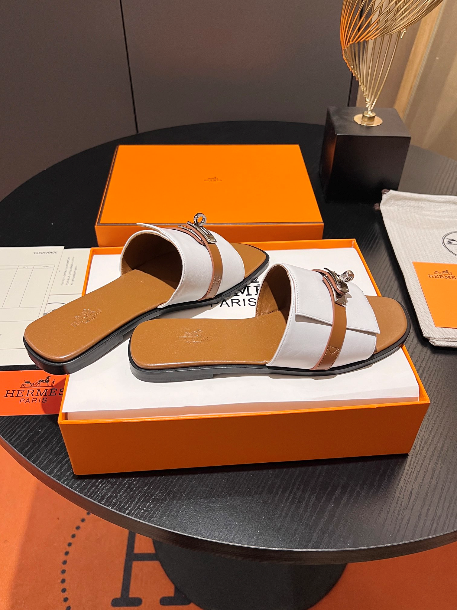 Hermès Classic Kelly Buckle Slides – Summer Essential (White and brown)