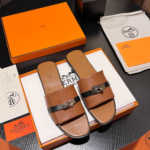 Hermès Classic Kelly Buckle Slides – Summer Essential (brown)