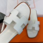 Hermès Oran Sandals for Women In Summer Quick Dry Leather with White