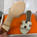 Hermès Oran Sandals for Women In Summer Quick Dry Leather