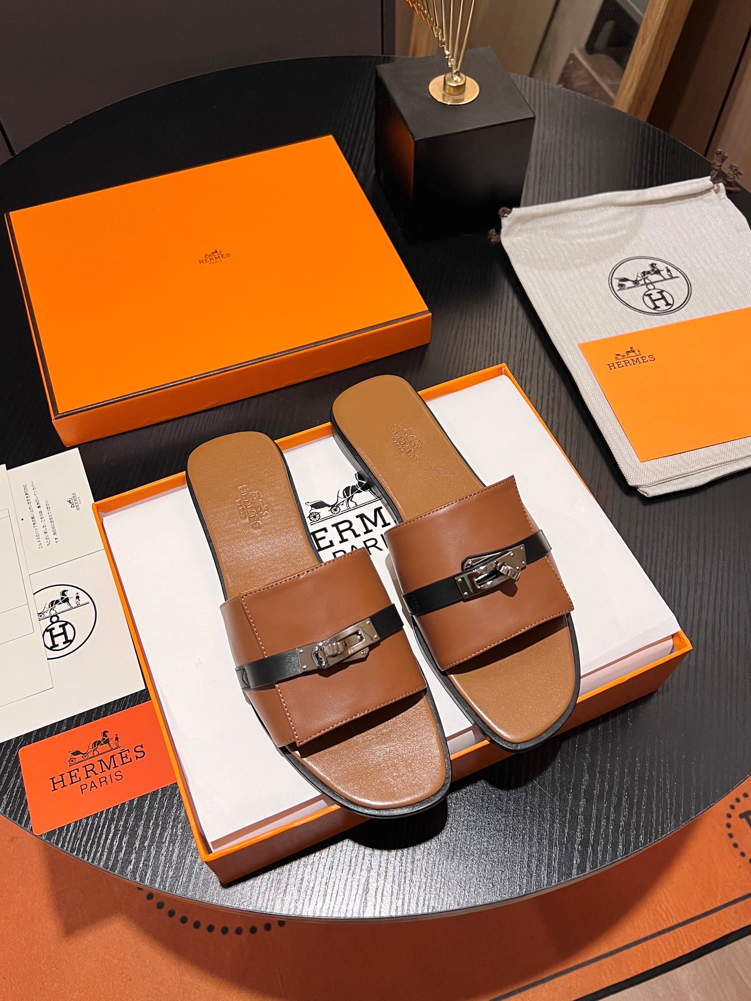 Hermès Classic Kelly Buckle Slides – Summer Essential (brown)