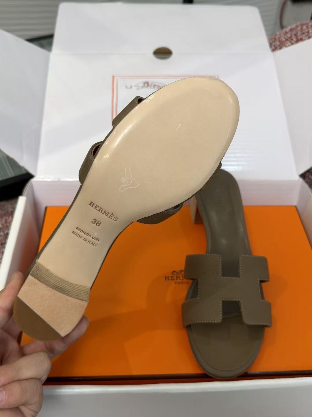4a9f8cf3e4826f45aabd738a53b9227d.jpg Hermès Oasis Sandals Etoupe Epsom Calfskin