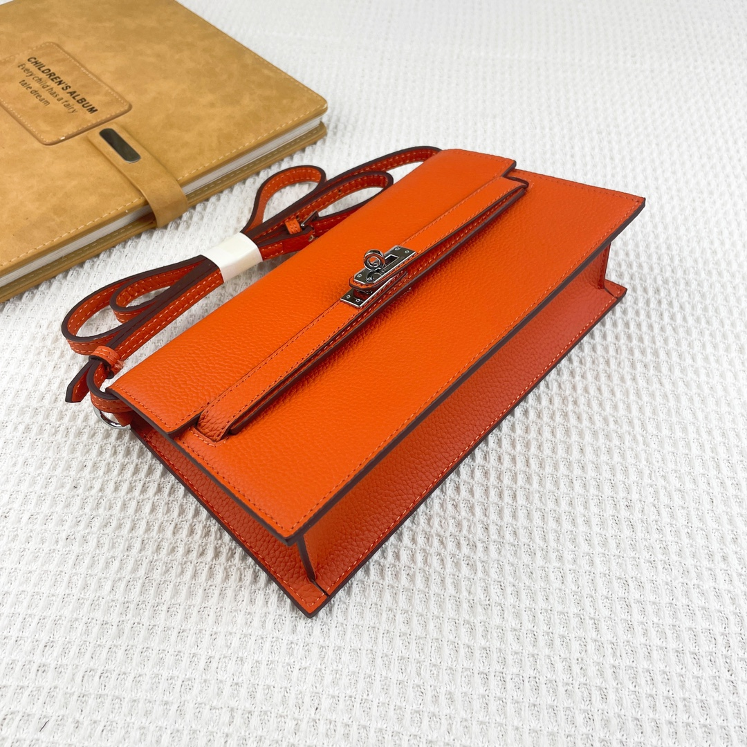 52c2a743754cab223a8e3e2aab4111a3.png The New Hermès Kelly Shoulder Bag-orange color