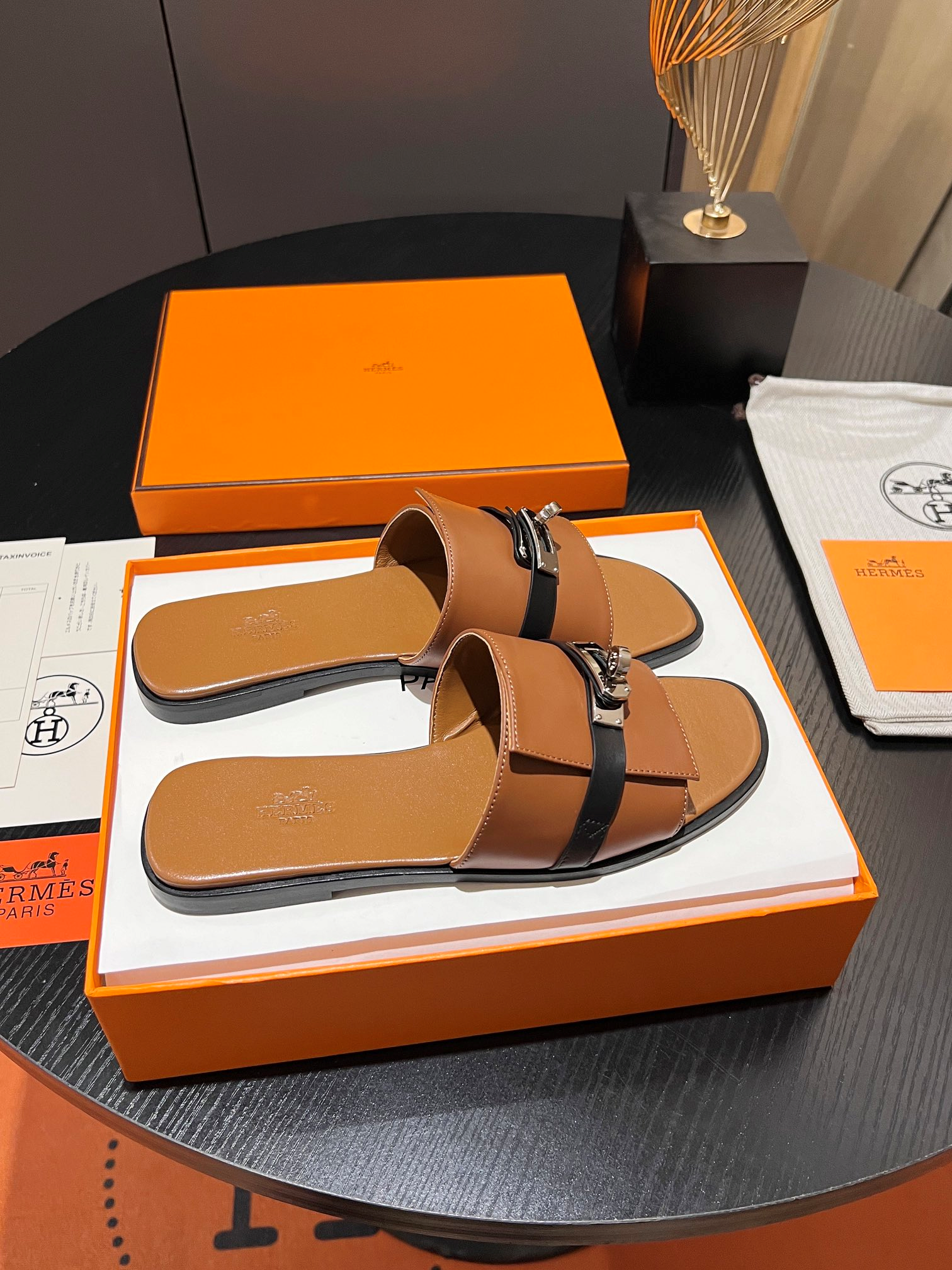 Hermès Classic Kelly Buckle Slides – Summer Essential (brown)