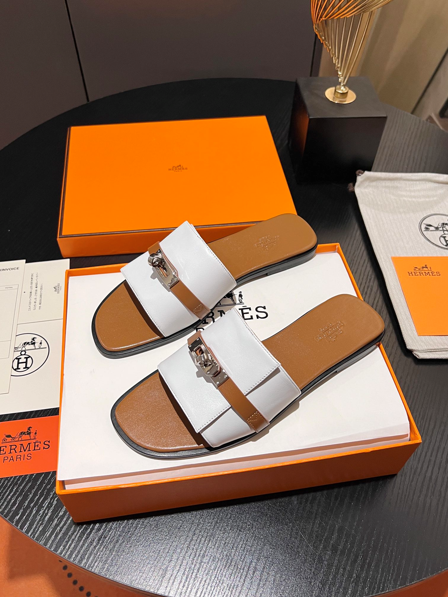 Hermès Classic Kelly Buckle Slides – Summer Essential (White and brown)