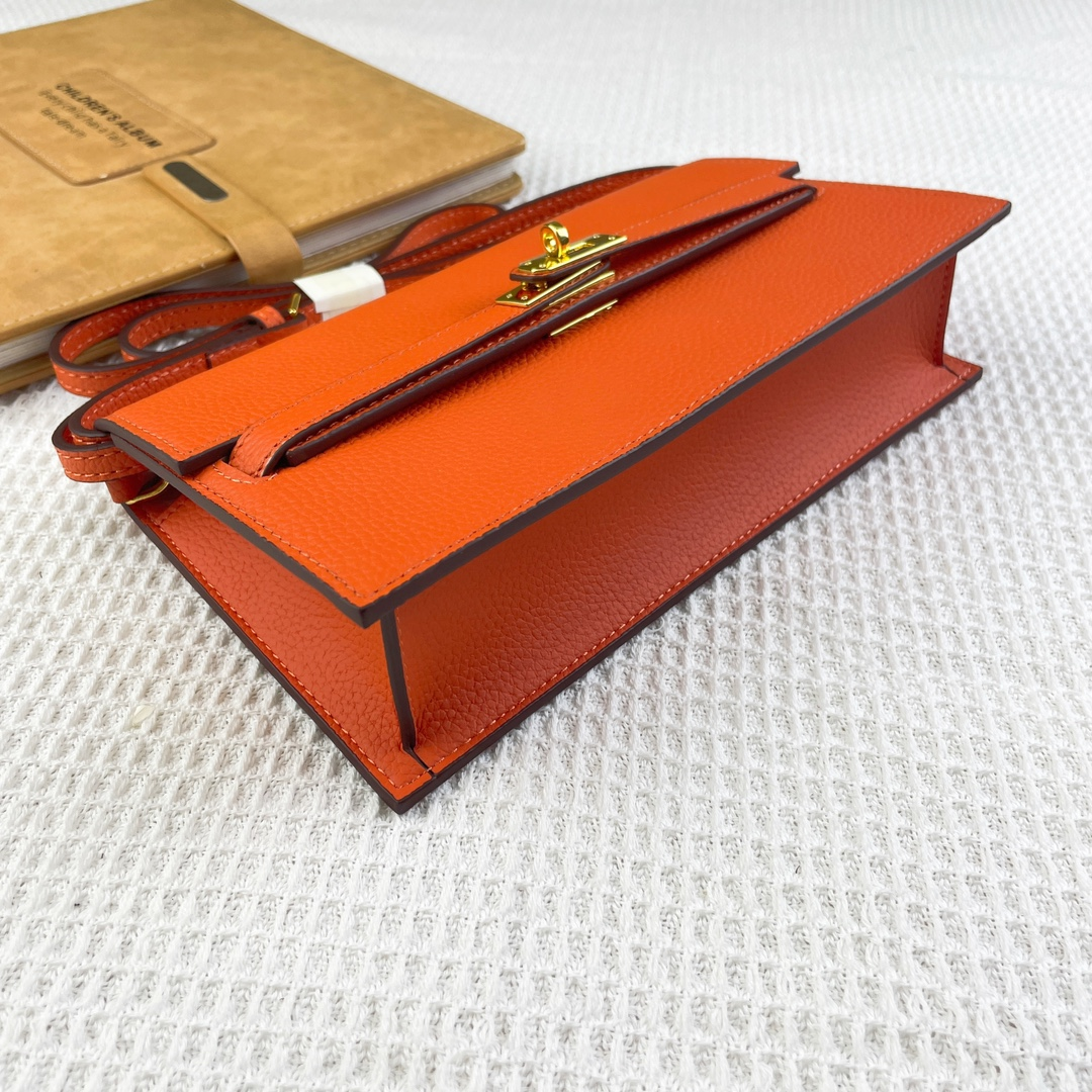 6f46f3e68a3b06cd4f97b0b006d4e7da.png The New Hermès Kelly Shoulder Bag-orange color