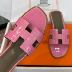 Hermès Oran Sandals for Women In Summer Quick Dry Leather with pink