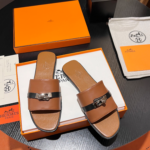 Hermès Classic Kelly Buckle Slides – Summer Essential (brown)