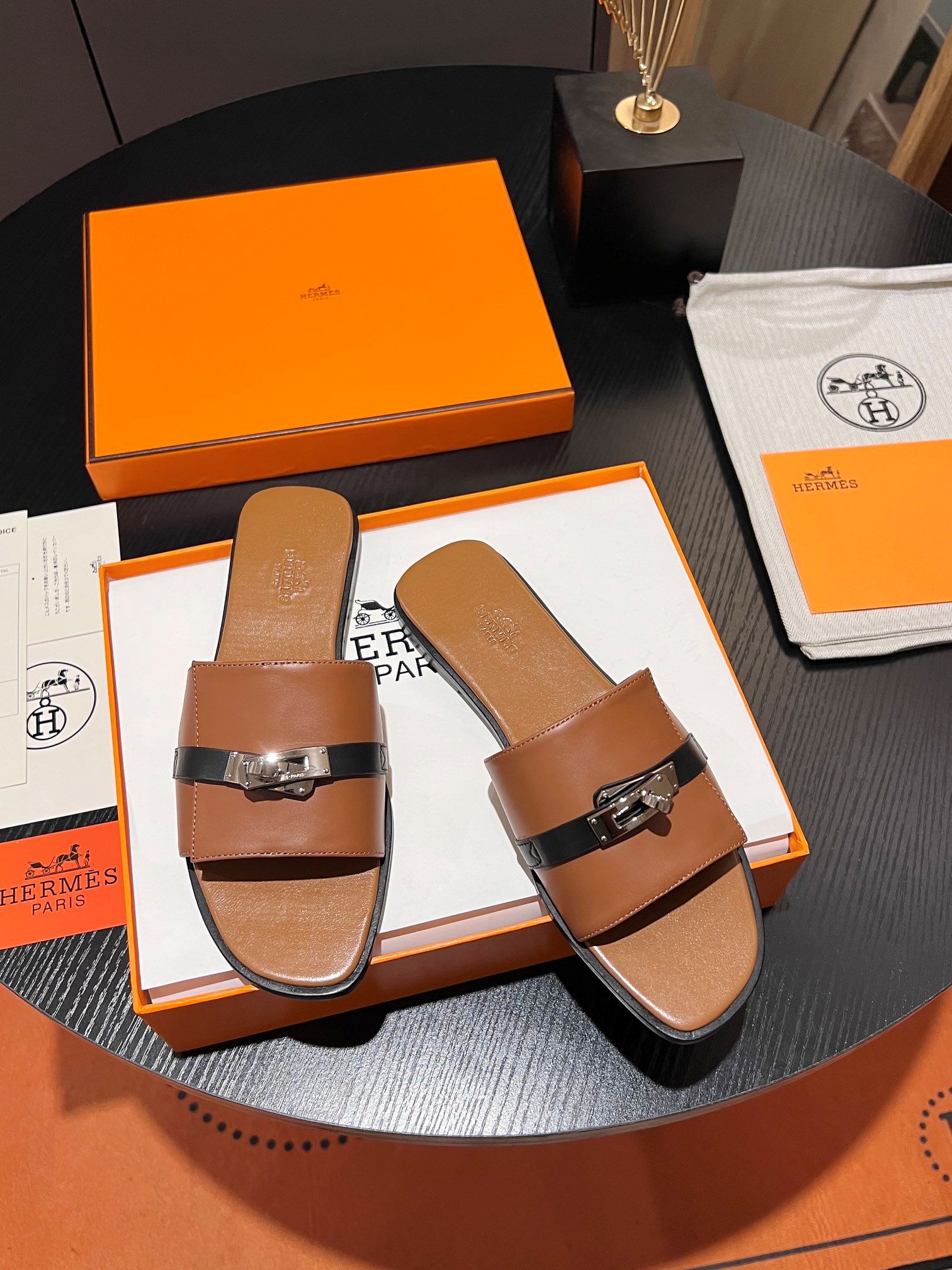 Hermès Classic Kelly Buckle Slides – Summer Essential (brown)