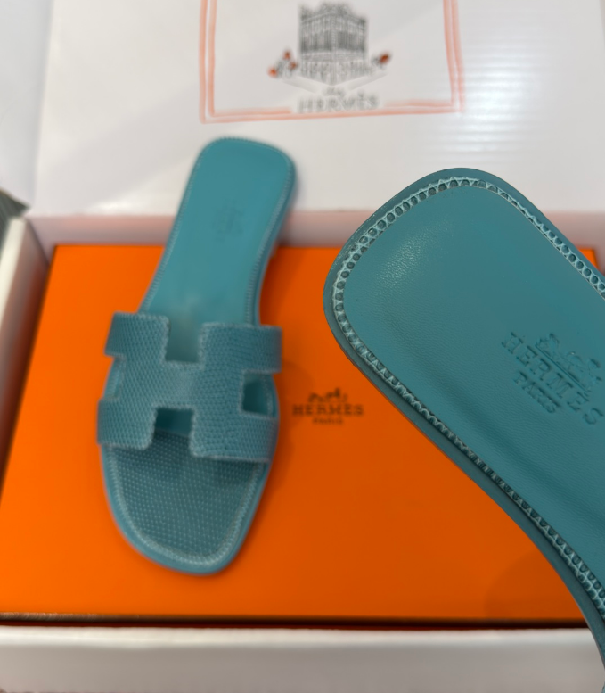 Hermès Oran Sandals for Women In Summer Quick Dry Leather with Sky blue