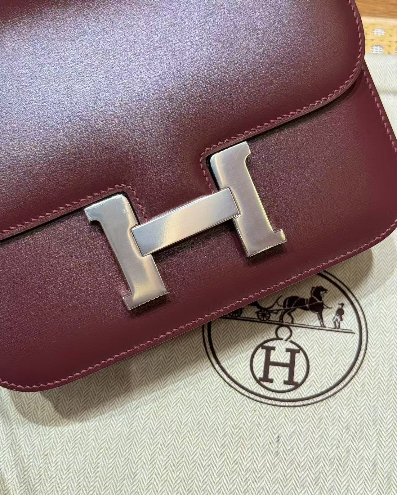 8c4d578ed3a60e74afacf20fea92d0a0.jpg Hermès Constance 19 Rouge H Box Calfskin silver Hardware