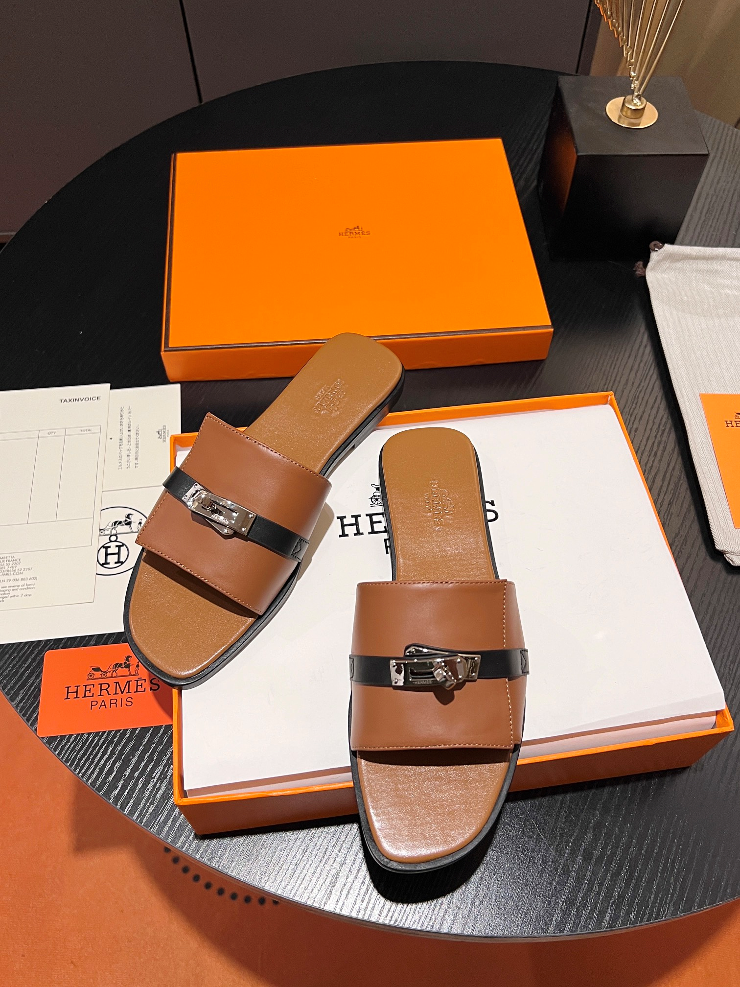 Hermès Classic Kelly Buckle Slides – Summer Essential (brown)