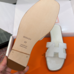 Hermès Oran Sandals for Women In Summer Quick Dry Leather with White