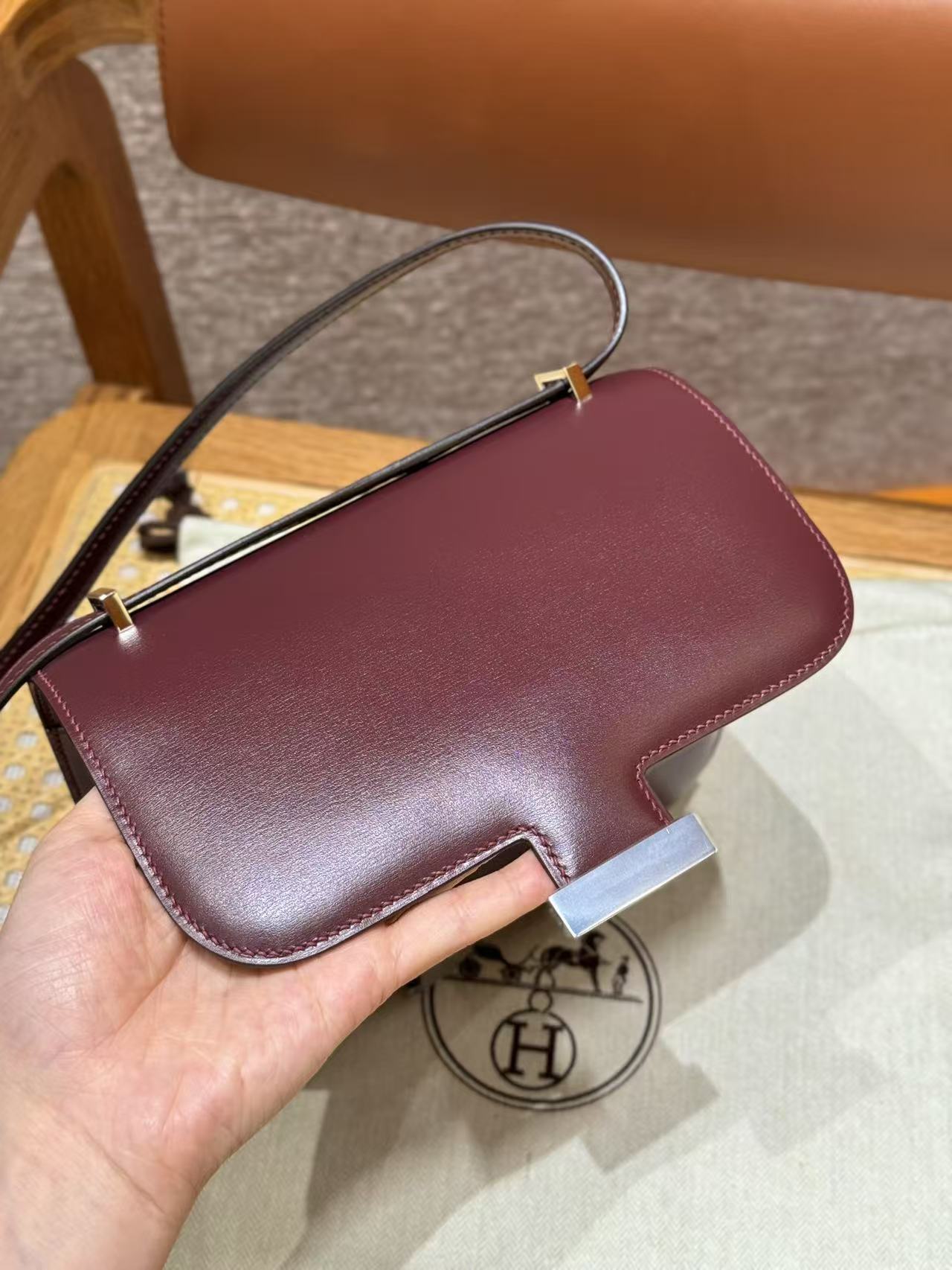 99ee1329304aeb1db819762a3bf4e3d4.jpg Hermès Constance 19 Rouge H Box Calfskin silver Hardware