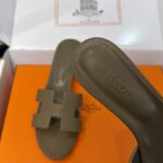Hermès Oasis Sandals Etoupe Epsom Calfskin