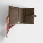 Hermès Béarn Leather Wallet Distinctive Color Iconic Craftsmanship