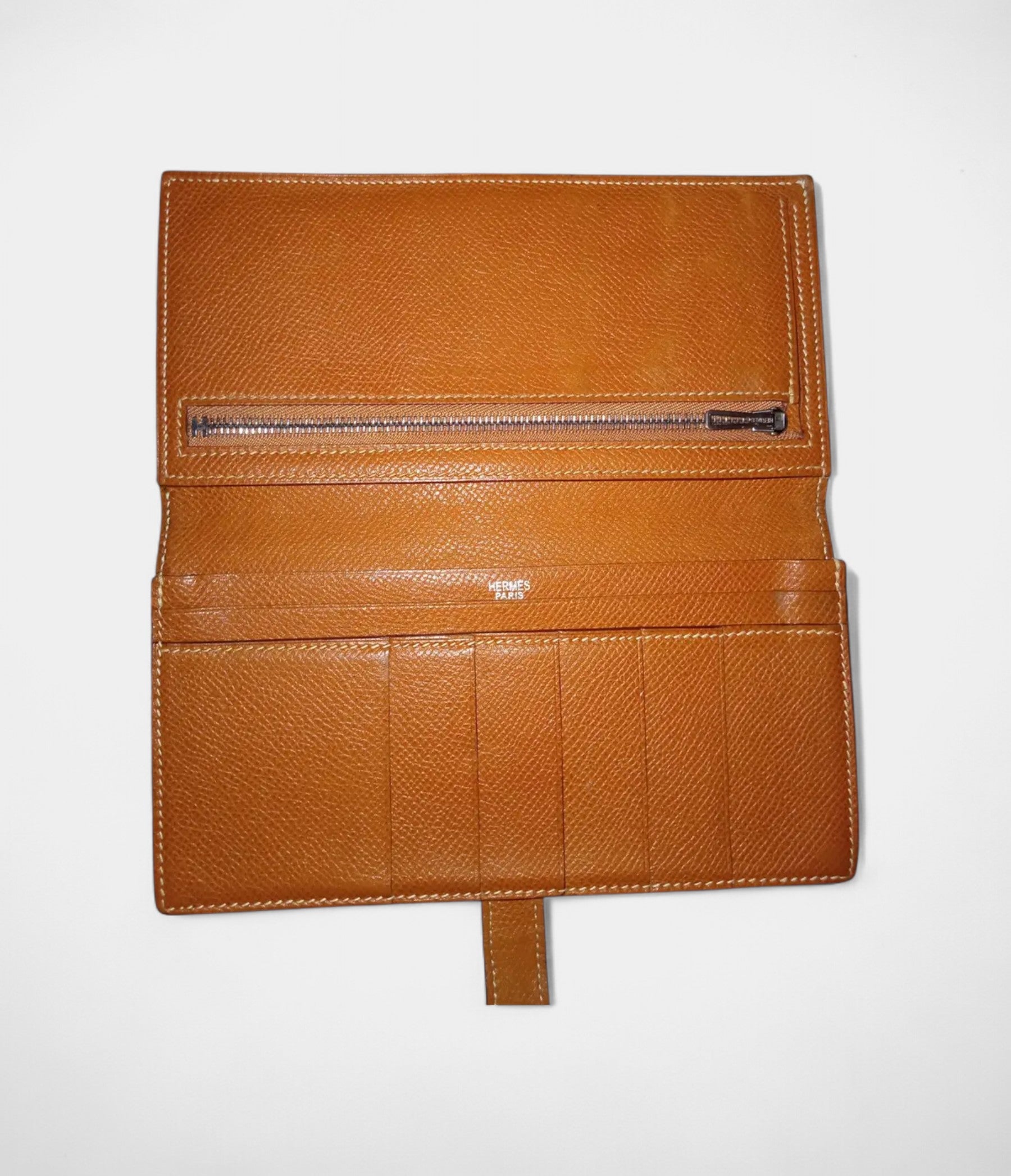 HermesBearnLeatherWalletInBrownClassicEleganceAndFunctionality_1.jpg Hermès Béarn Leather Wallet In Brown Classic Elegance And Functionality