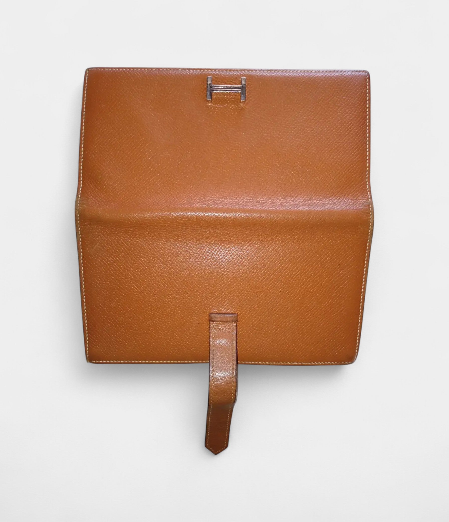 HermesBearnLeatherWalletInBrownClassicEleganceAndFunctionality_3.jpg Hermès Béarn Leather Wallet In Brown Classic Elegance And Functionality