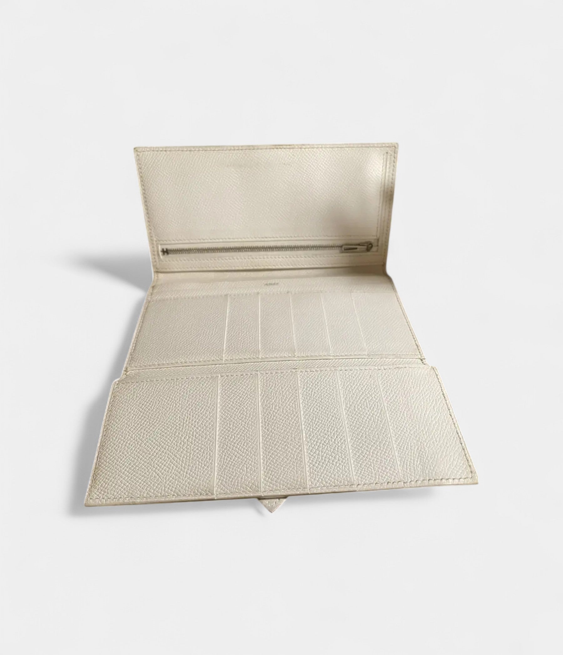 HermesBearnLeatherWalletInWhiteTimelessStatementOfElegance_1.jpg Hermès Béarn Leather Wallet In White Timeless Statement Of Elegance