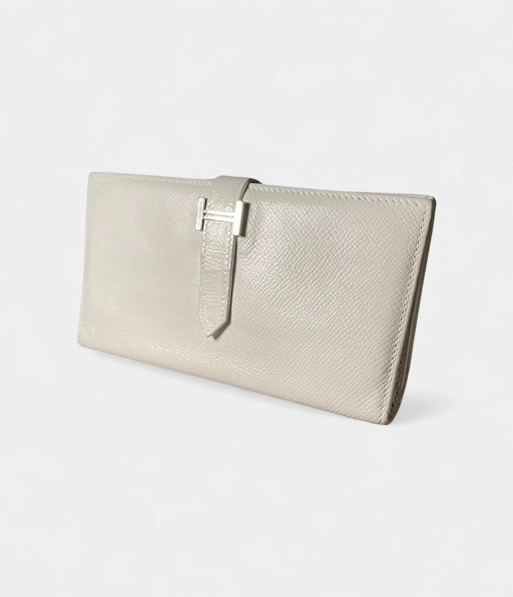 HermesBearnLeatherWalletInWhiteTimelessStatementOfElegance_3.jpg Hermès Béarn Leather Wallet In White Timeless Statement Of Elegance