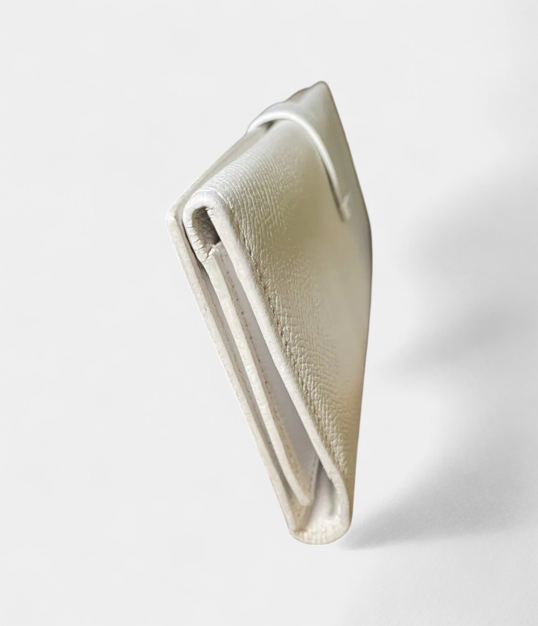 HermesBearnLeatherWalletInWhiteTimelessStatementOfElegance_4.jpg Hermès Béarn Leather Wallet In White Timeless Statement Of Elegance