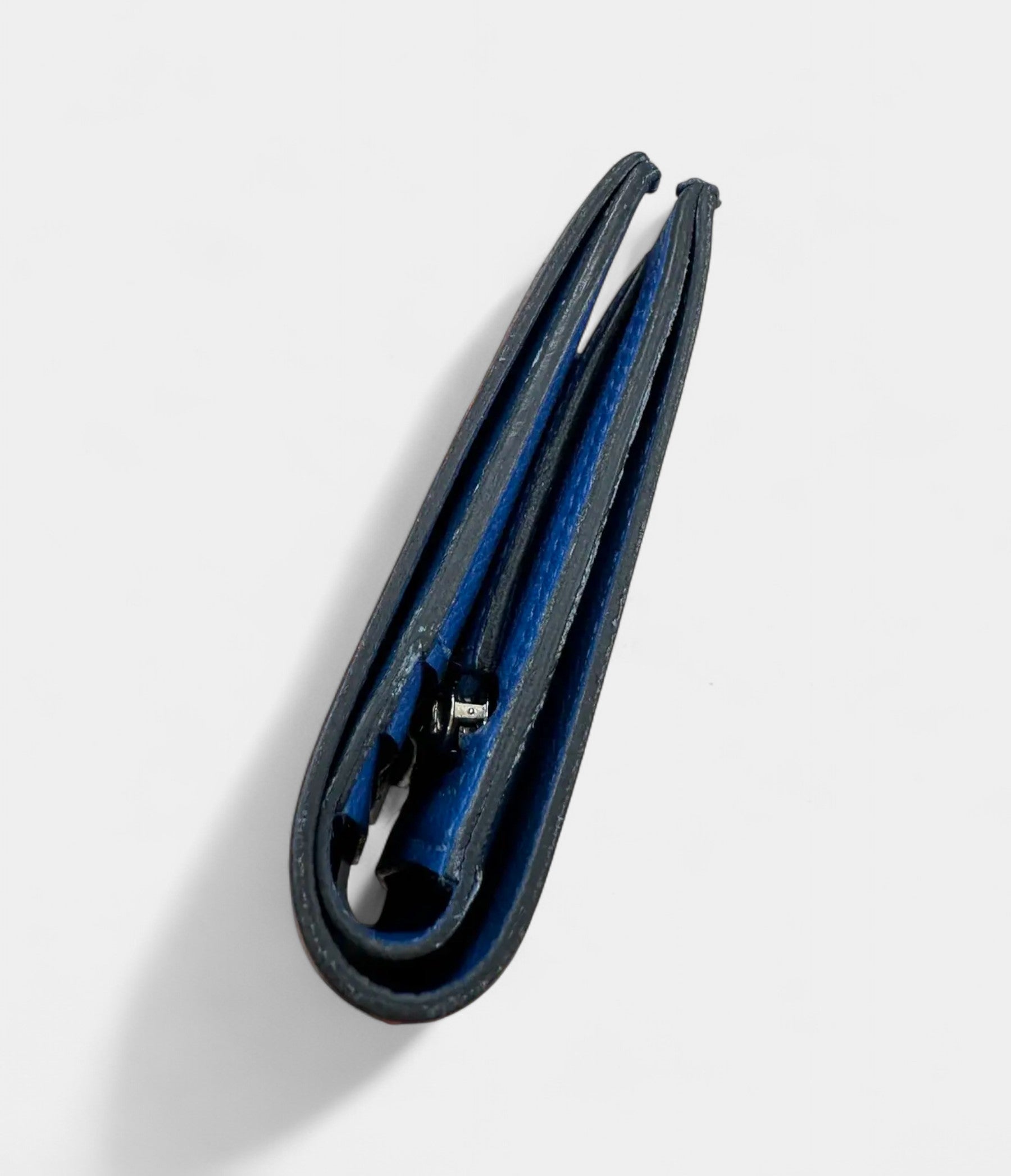 Hermès Béarn Leather Wallet in Blue Timeless Design with a Fresh Hue