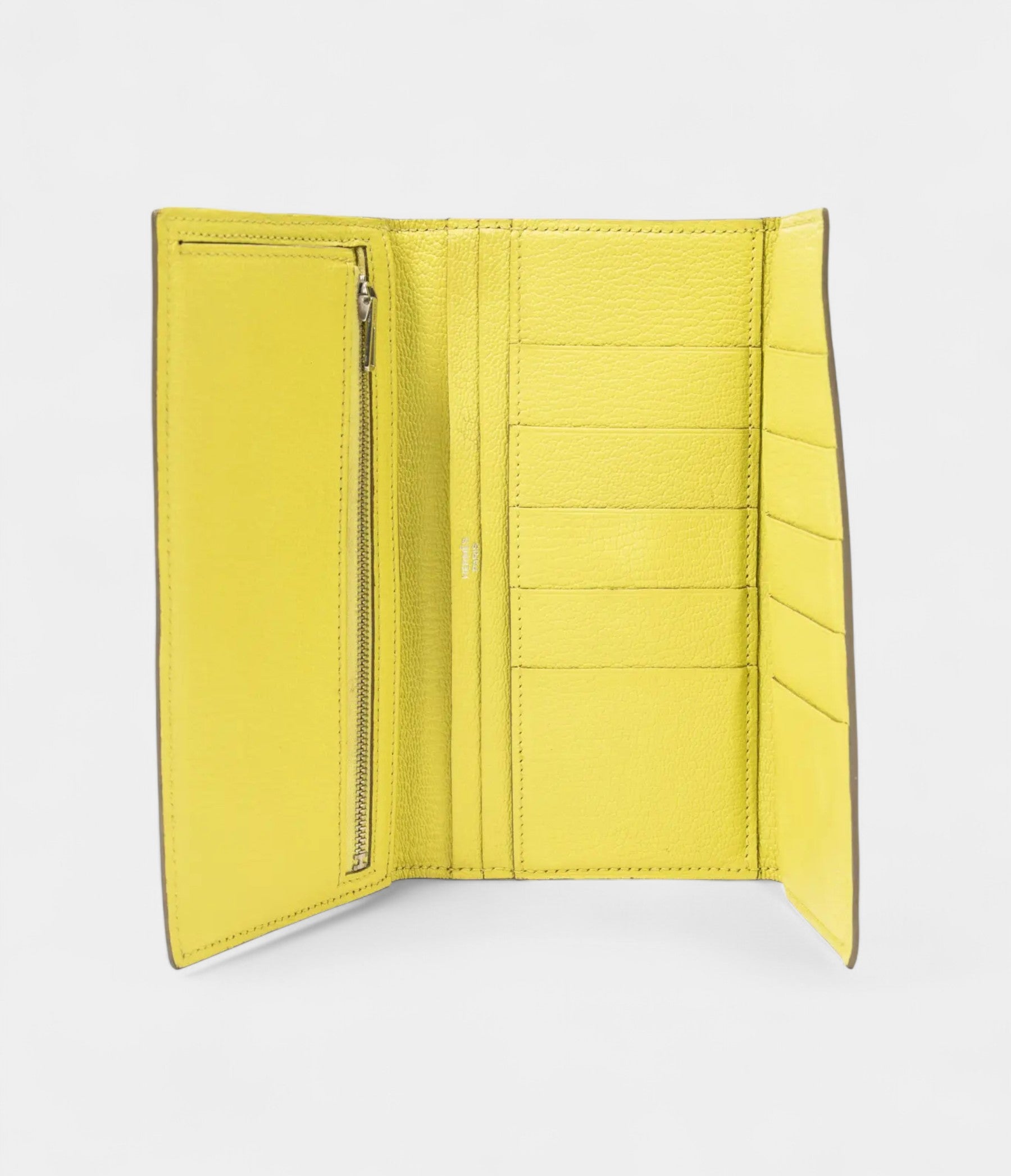 Hermès Béarn Leather Wallet in Green Fresh Sophistication with Iconic Charm