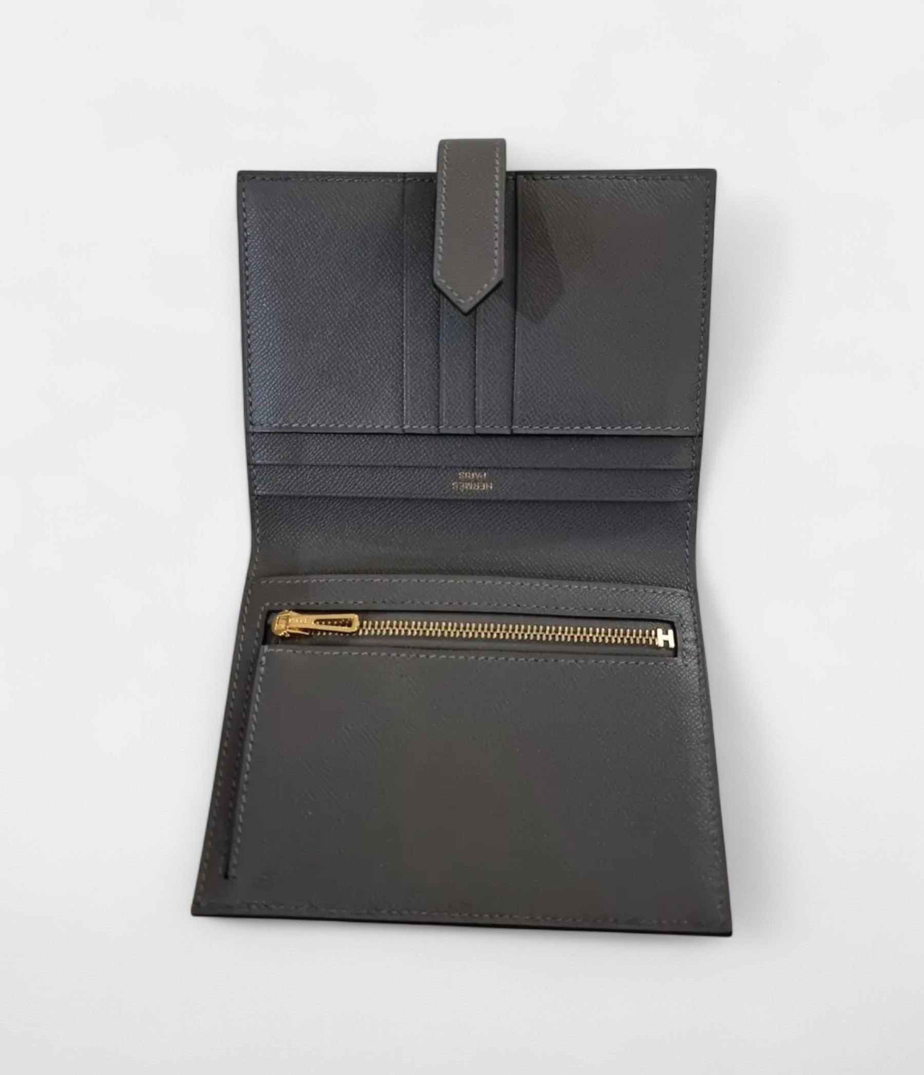 Hermès Béarn Leather Wallet in Grey Subtle Elegance with Iconic Appeal