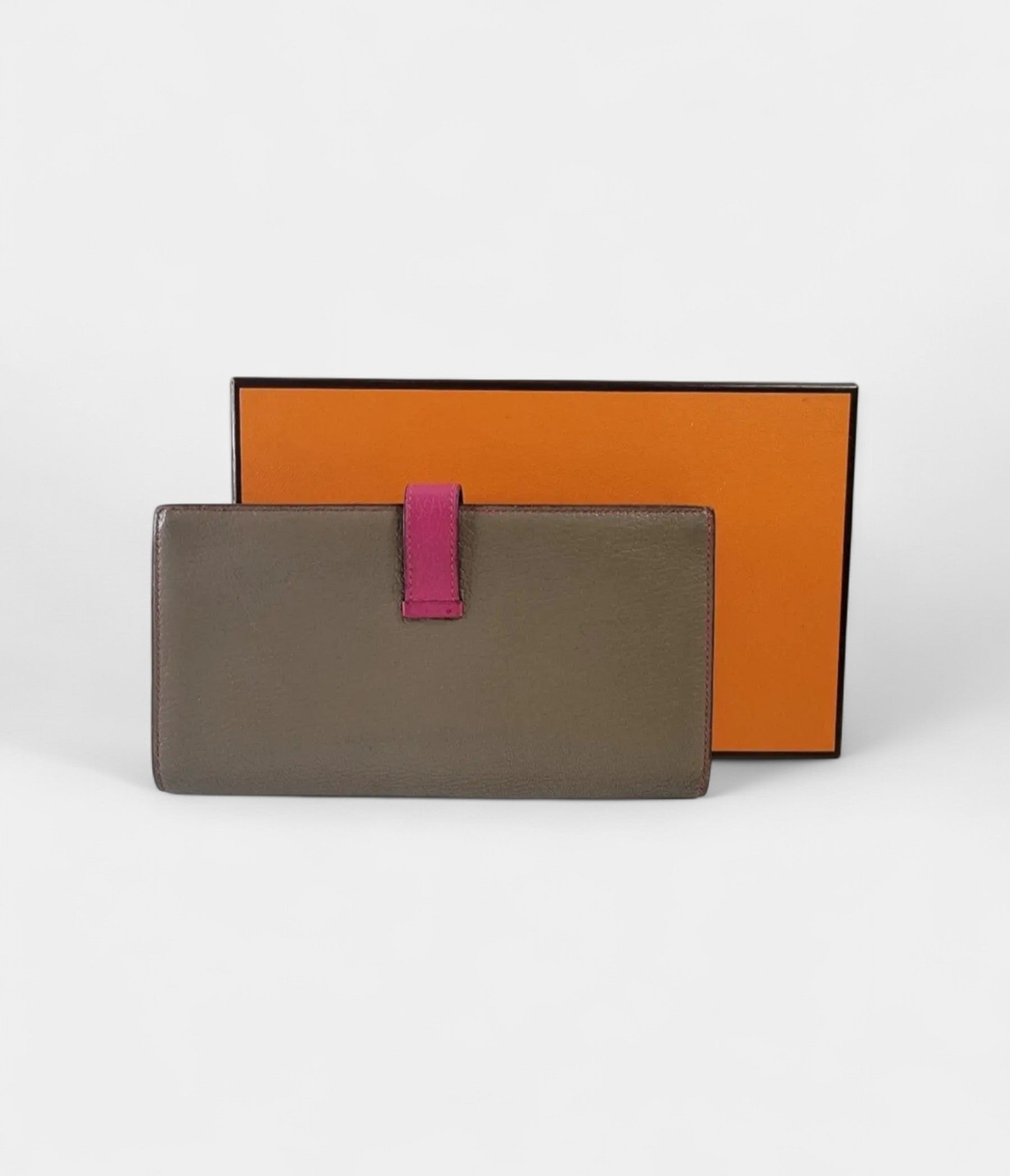HermesBearnLeatherWalletinMulticolourArtisticExpressionMeetsClassicCraftsmanship_6.jpg Hermès Béarn Leather Wallet in Multicolour Artistic Expression Meets Classic Craftsmanship
